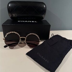 CHANEL Black Sunglasses with Pearl Accents